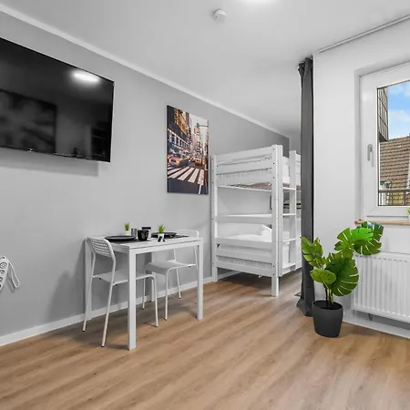 Federnest living Messe Monteure Budget einfache komfortable 2 Personen Vollausstattung WLAN TV 55 Zoll Netflix Hochwertige Küche und Bad *