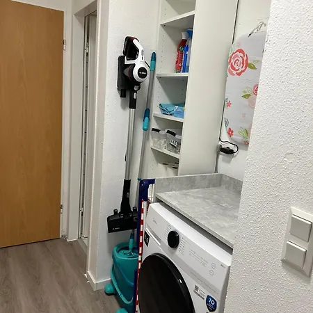 Federnest living Messe Monteure Budget einfache komfortable 2 Personen Vollausstattung WLAN TV 55 Zoll Netflix Hochwertige Küche und Bad